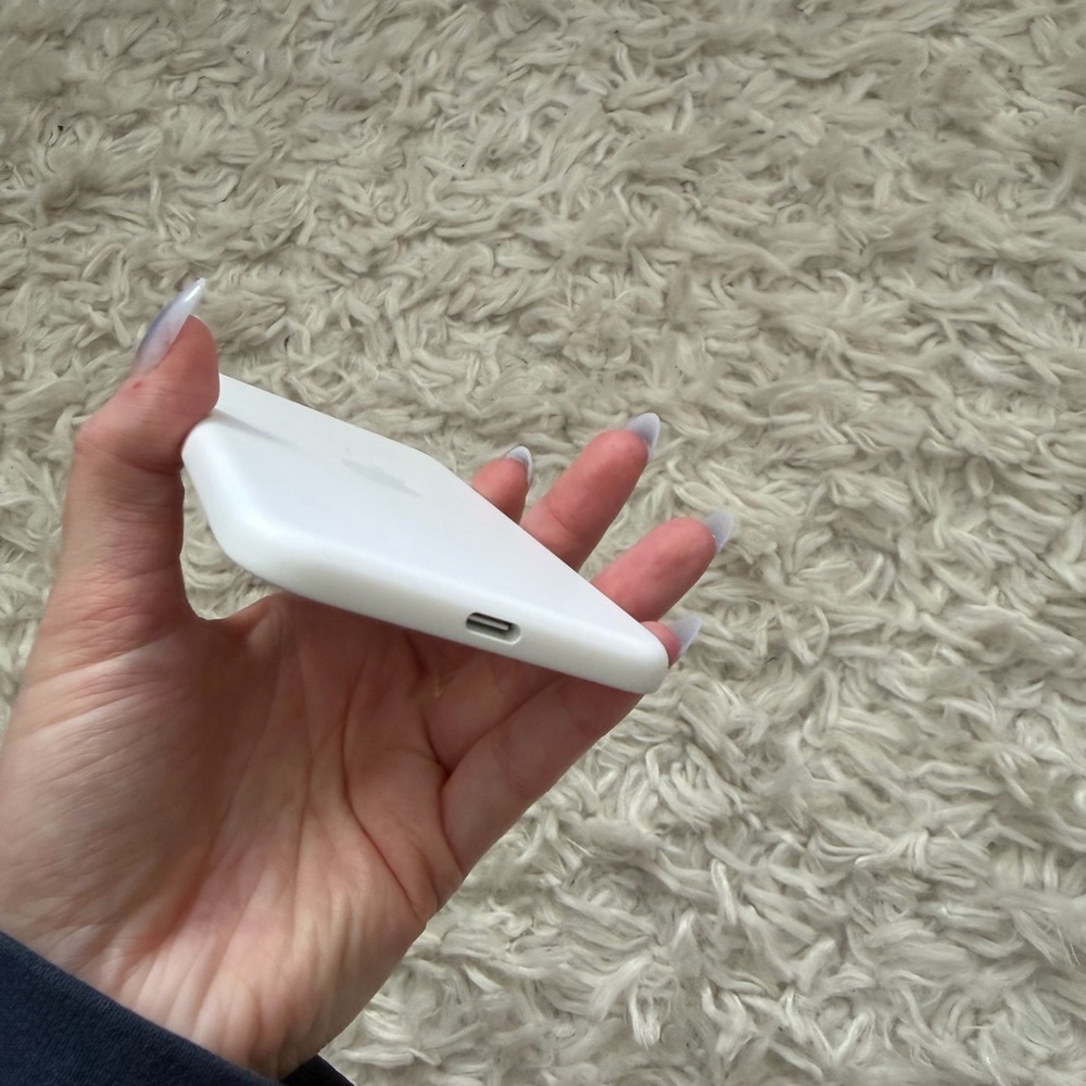 iPhone Air MagSafe Battery - Picture 4 of 4